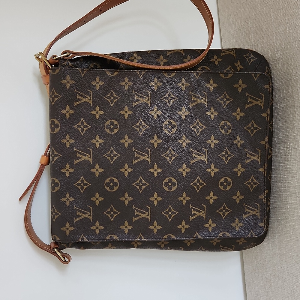 Louis Vuitton Brown and Tan Monogram Crossbody Bag - Picture 2 of 15